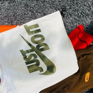 Boys nike tee